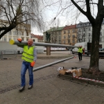 Lekkie żerdzie energetyczne montaż na stopach przenośnych Kraków plac Wolnica