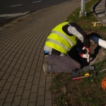 Wklejanie nowych kotew do masztów flagowych kompozytowych.